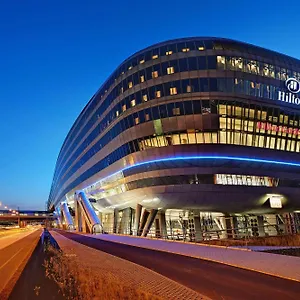 Hilton Frankfurt Airport Otel Frankfurt am Main